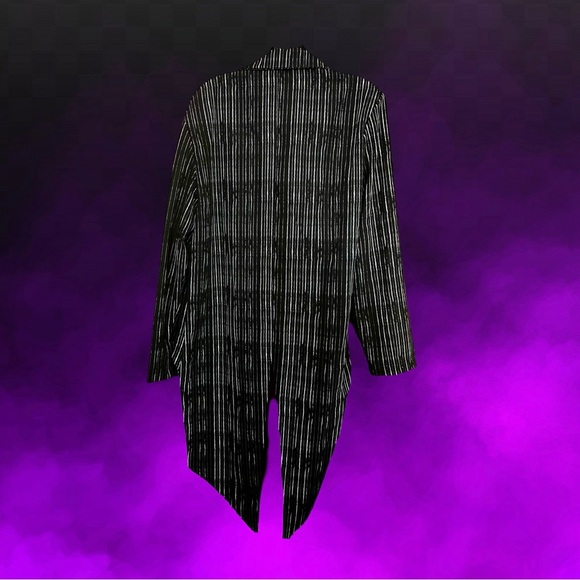 Spirit Halloween Medium Adult Jack Skellington 2 pc. Jacket & Bat Tie. - Picture 5 of 7